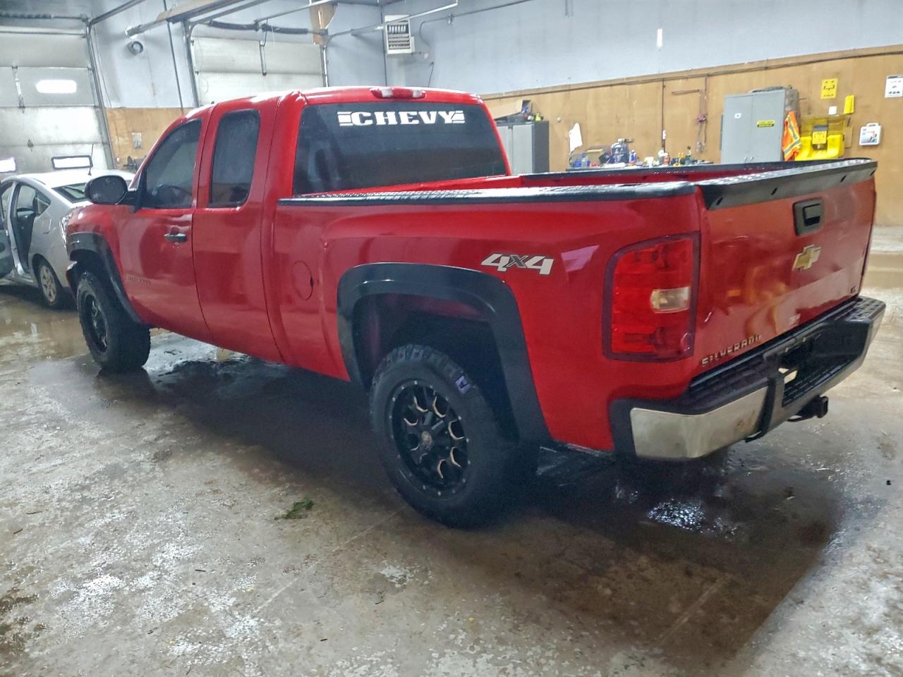 Chevrolet Silverado K1500 Image 11