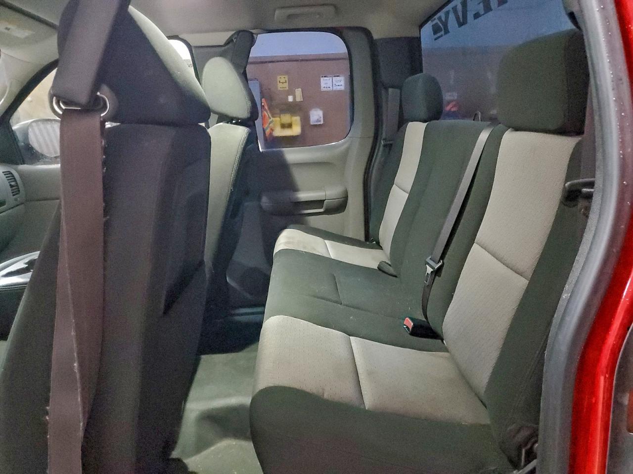 Chevrolet Silverado K1500 Image 9