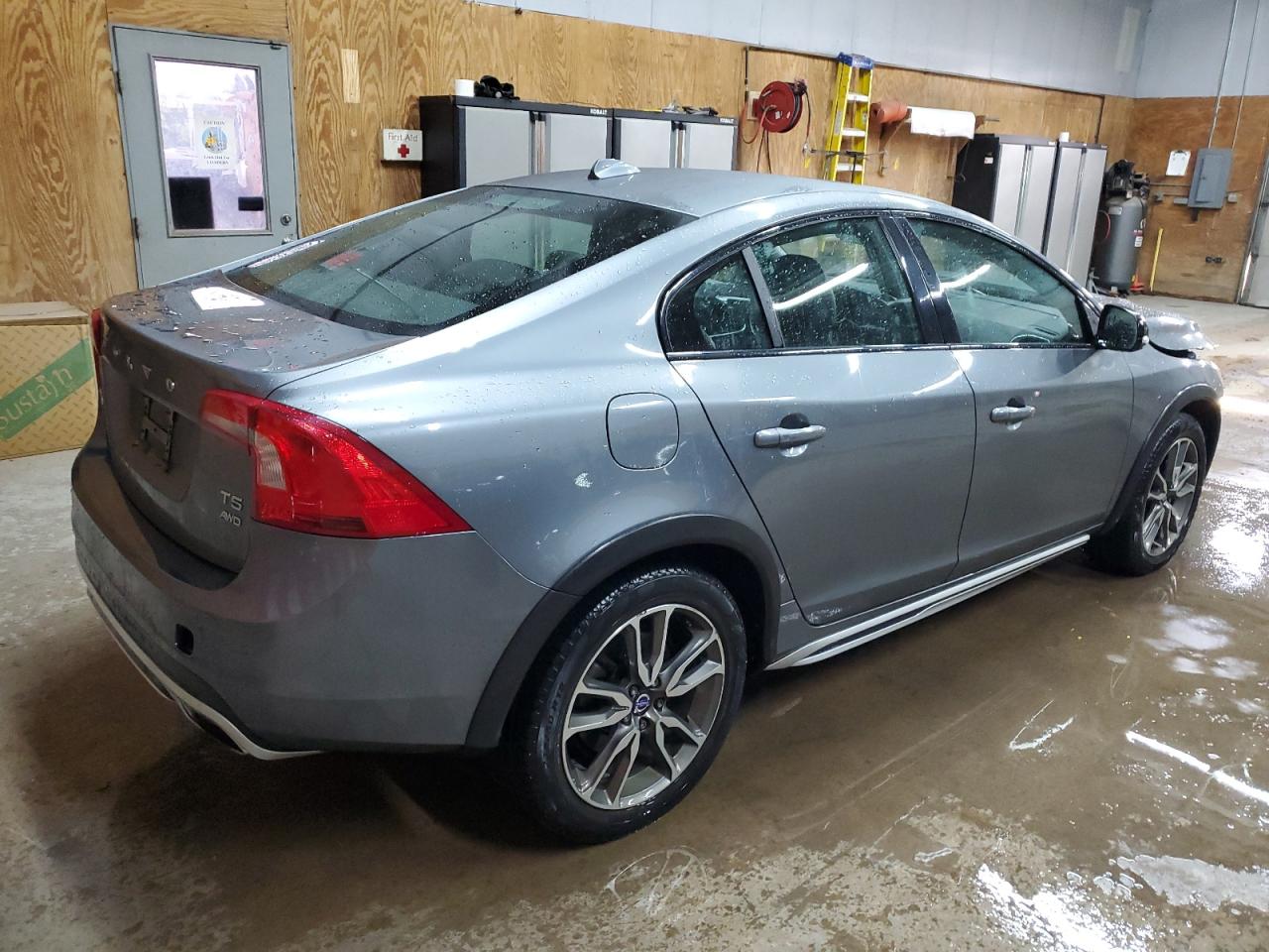 Volvo S60 T5 Image 9