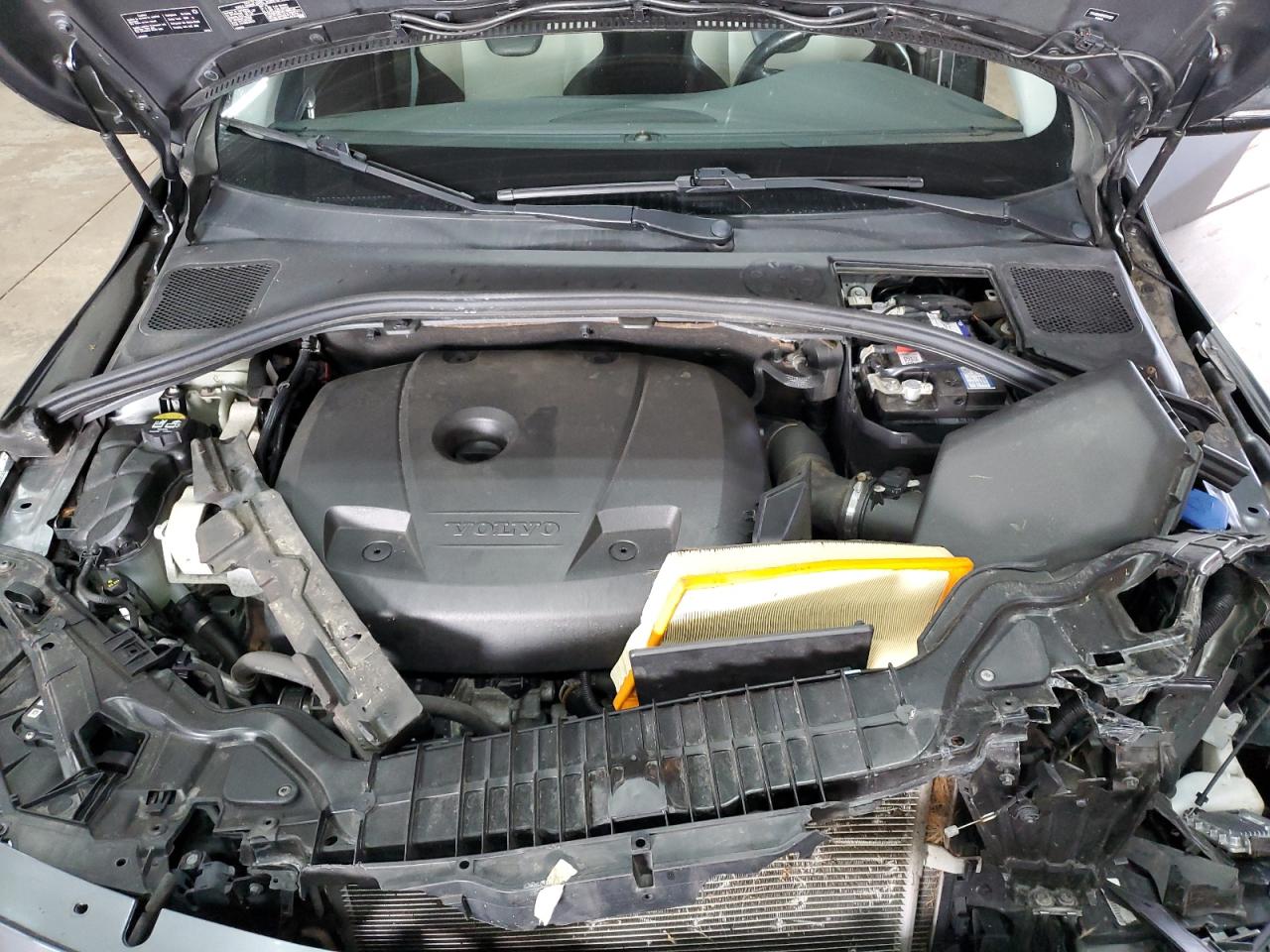 Volvo S60 T5 Image 11