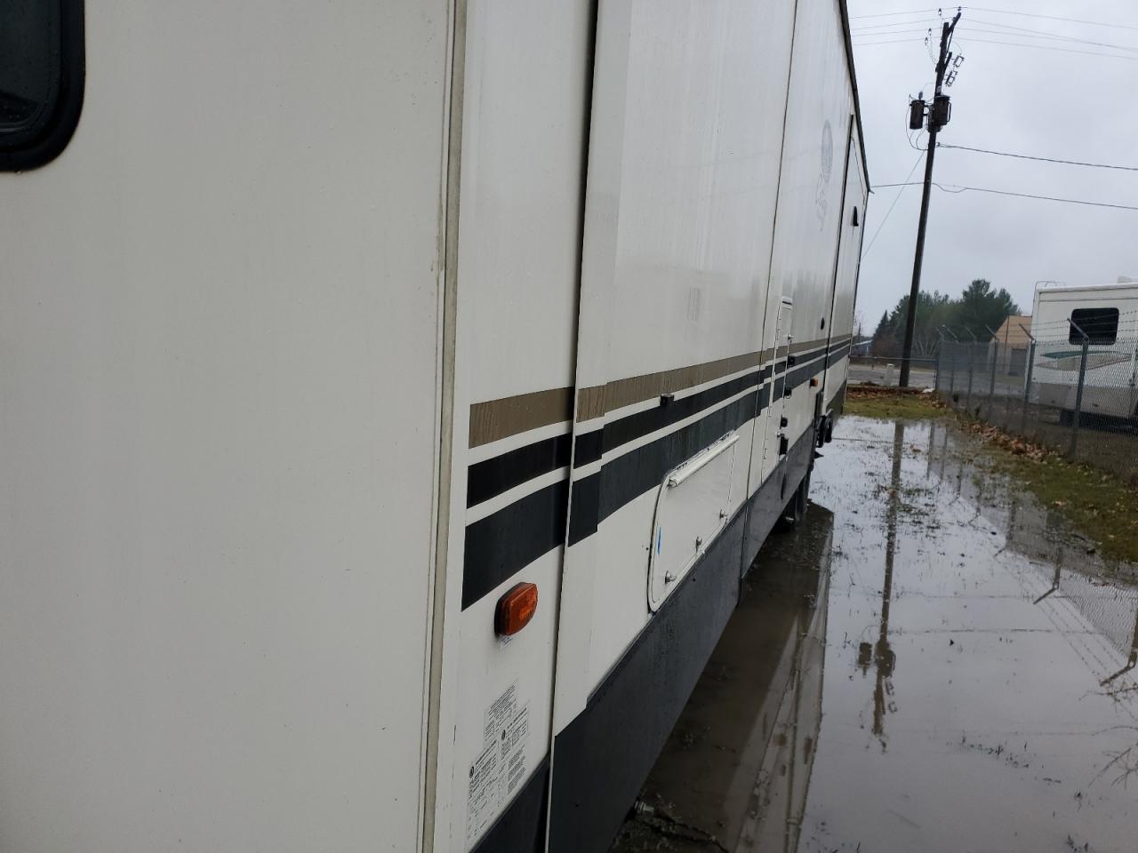 Forest River 5th Wheel Image 10