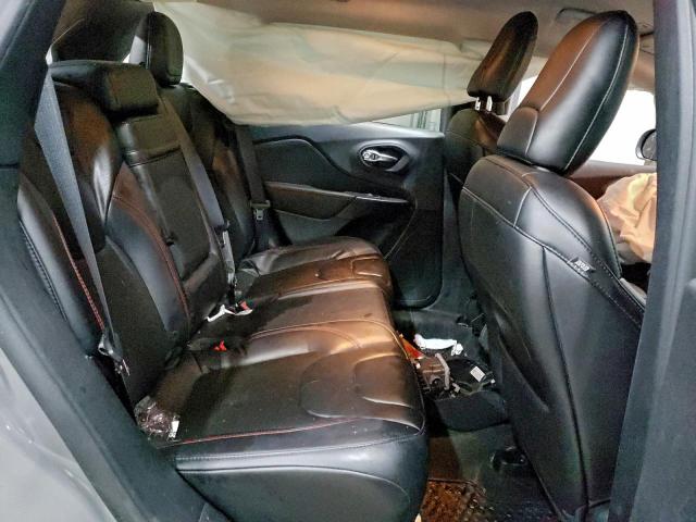 Jeep Cherokee Trailhawk Image 12