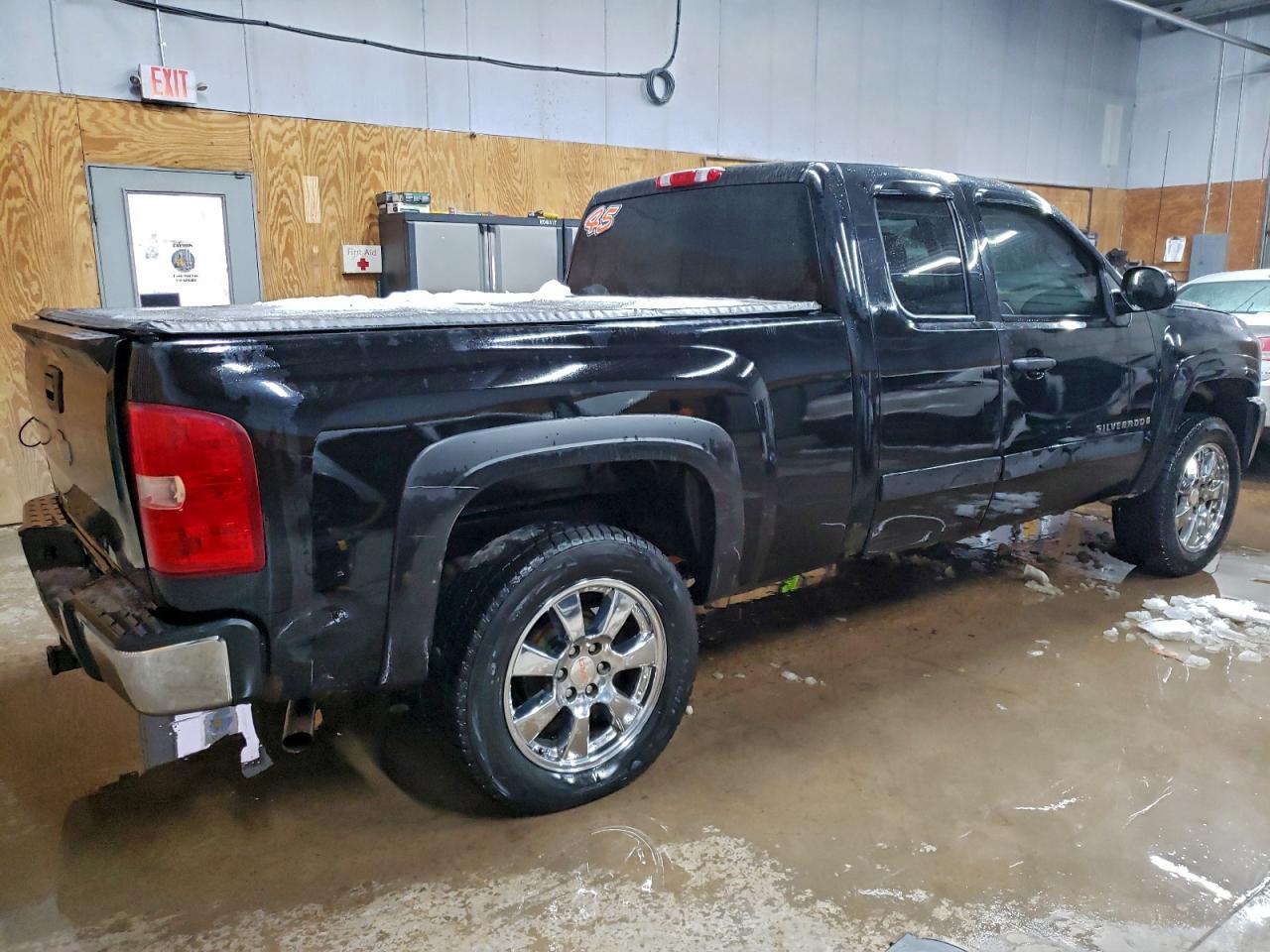 Chevrolet Silverado K1500 Image 3