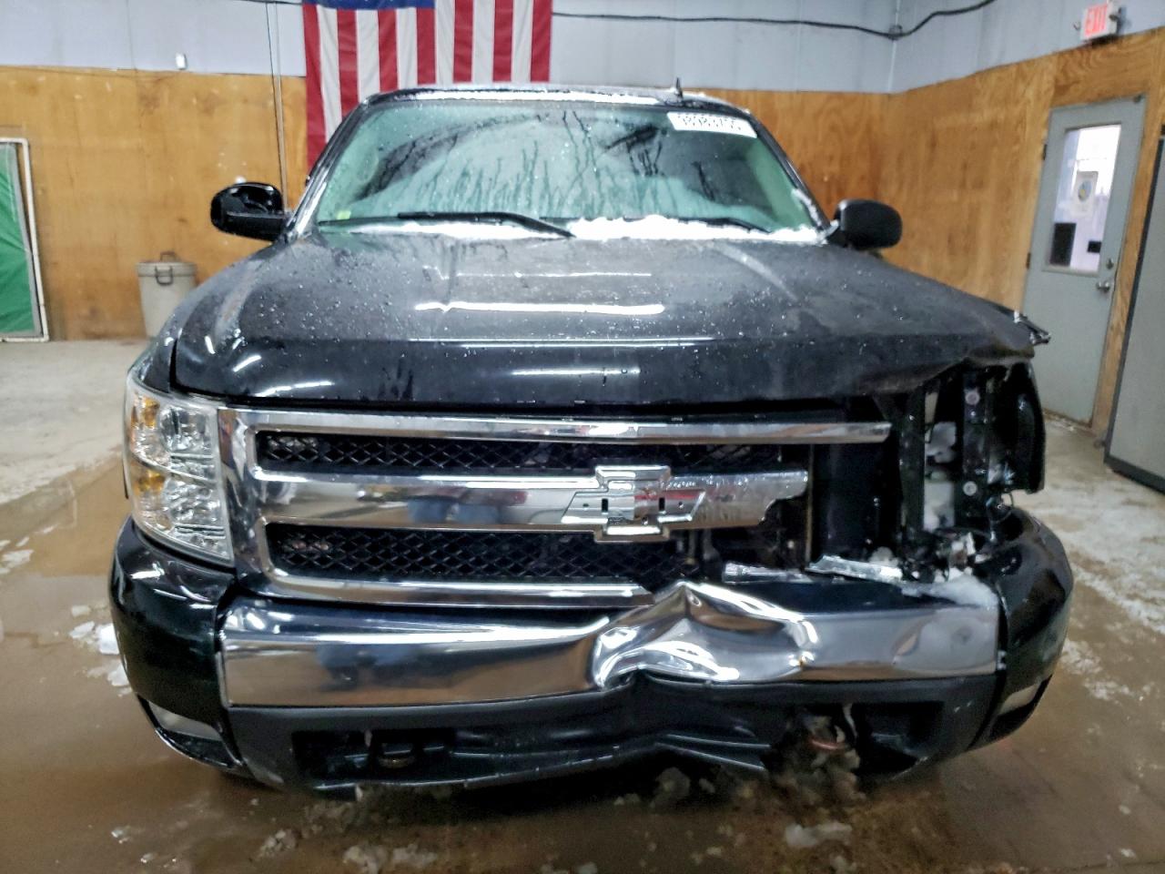 Chevrolet Silverado K1500 Image 10