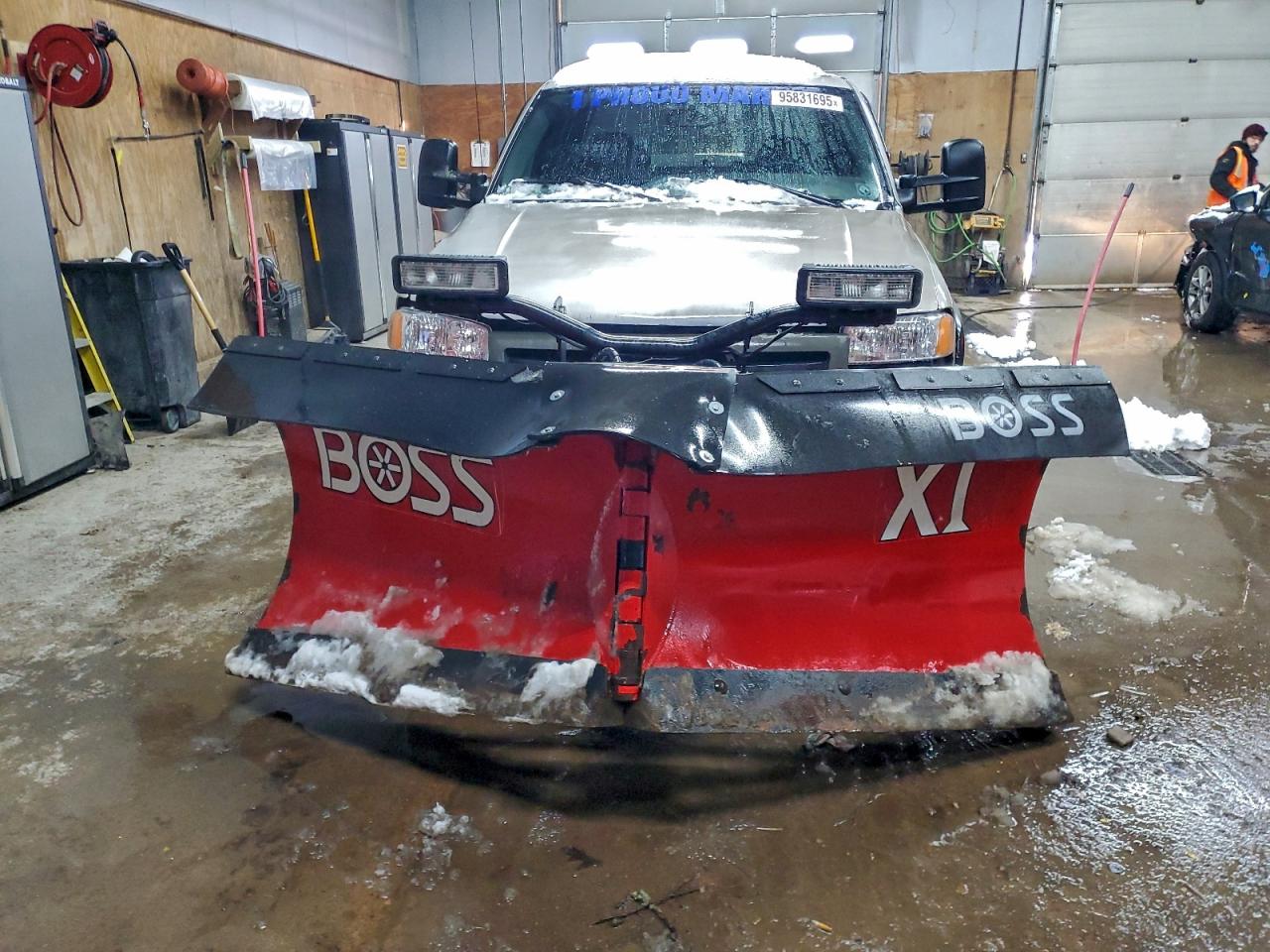 GMC Sierra K2500 Heavy Duty Image 8